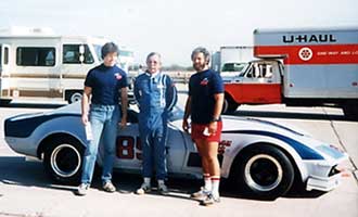 Photo: GT-1 Corvette at  Holtville, Bill Bean in the center