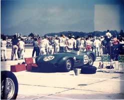 Scan: photo of the Oker-driven Aston Martin at Santa Barbara - original picture